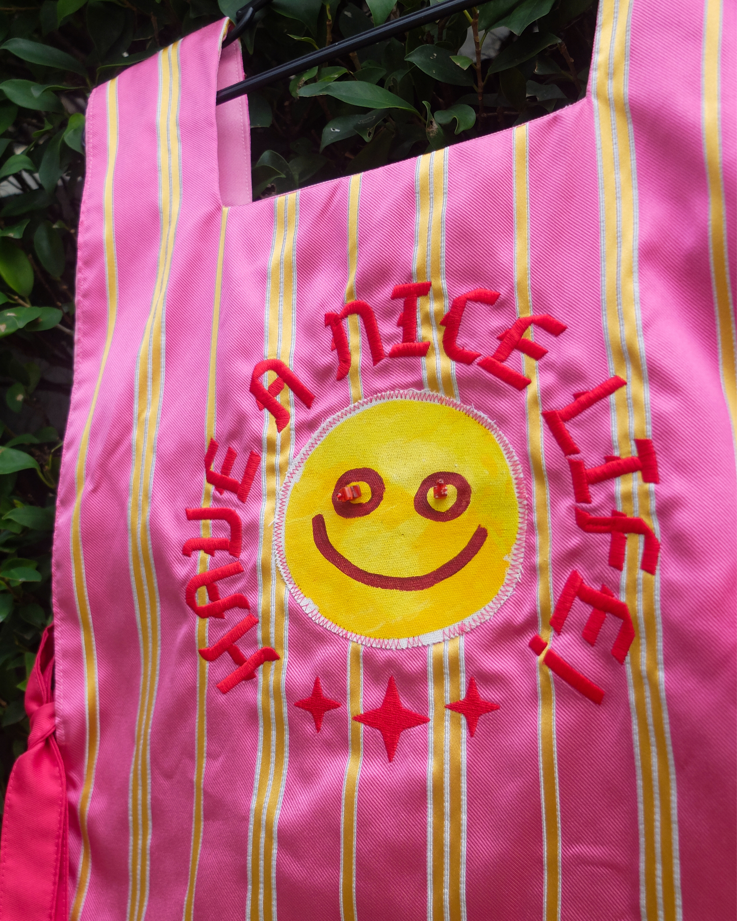 HAVE A NICE LIFE! Smiley Bag Sando 🙂 Pink