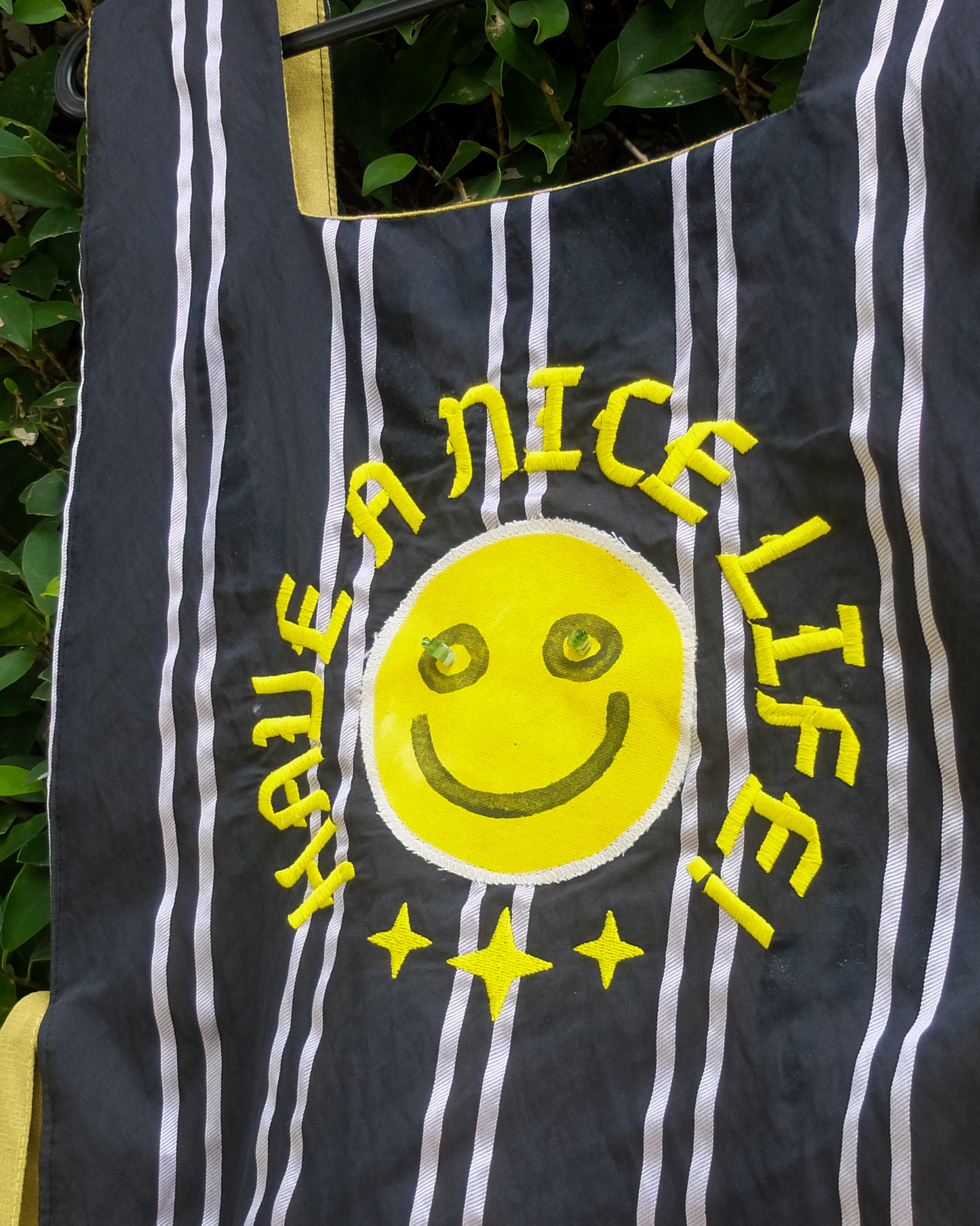 HAVE A NICE LIFE! Smiley Bag Sando 🙂 Black
